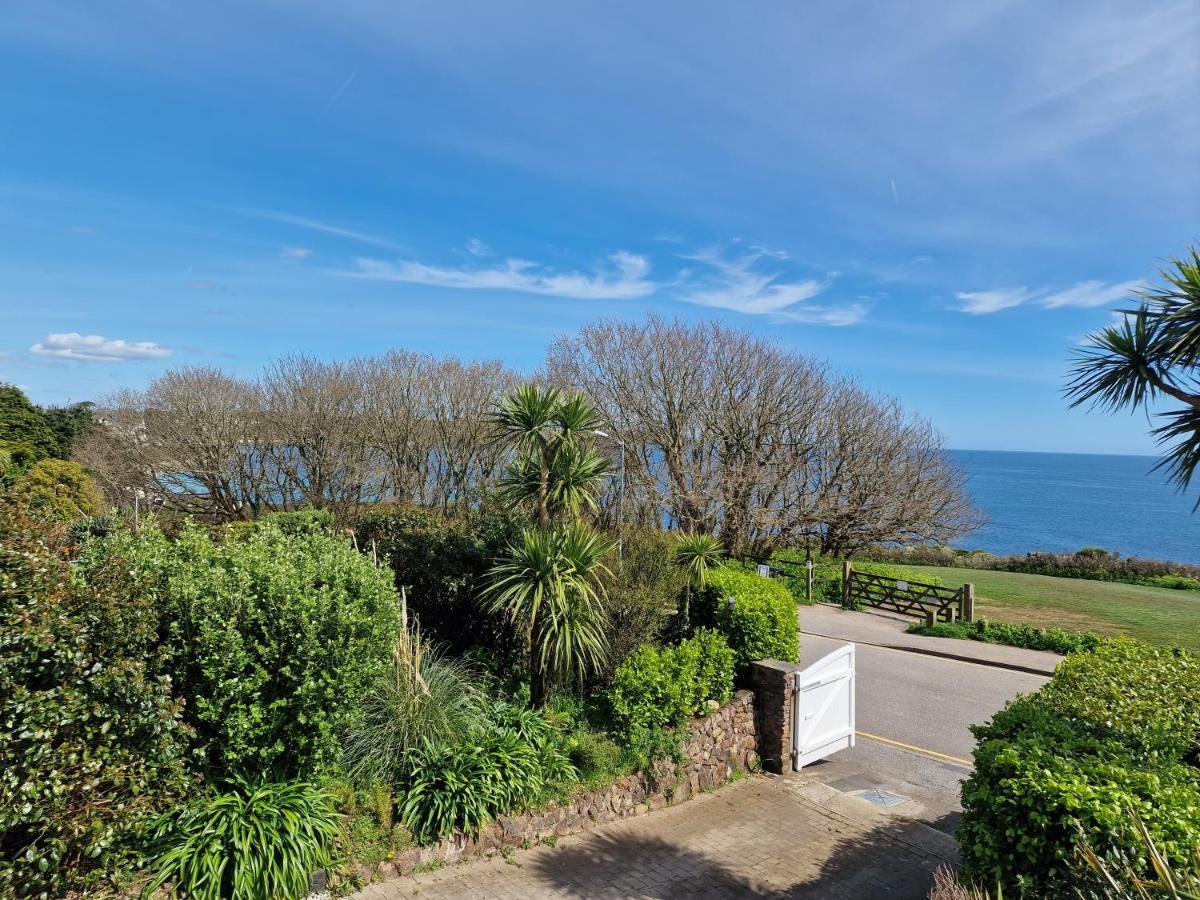 Blue Hills Luxury Apartment, Bay Front With Parking Falmouth